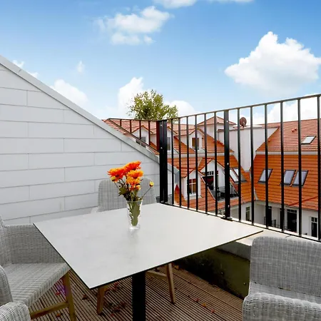 Baltischer Hof 68 *